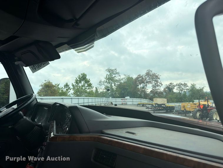 image for item YA4239 2022 International LoneStar semi truck