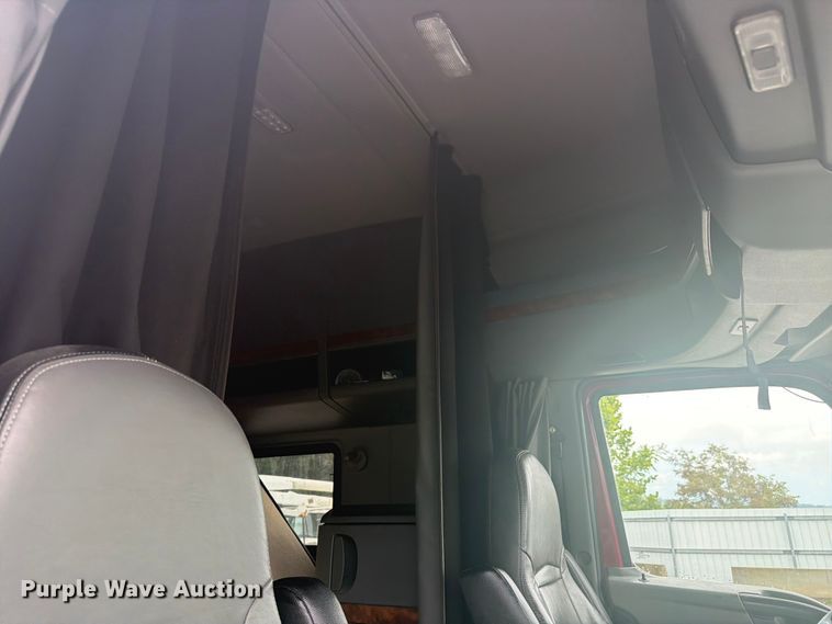 image for item YA4239 2022 International LoneStar semi truck