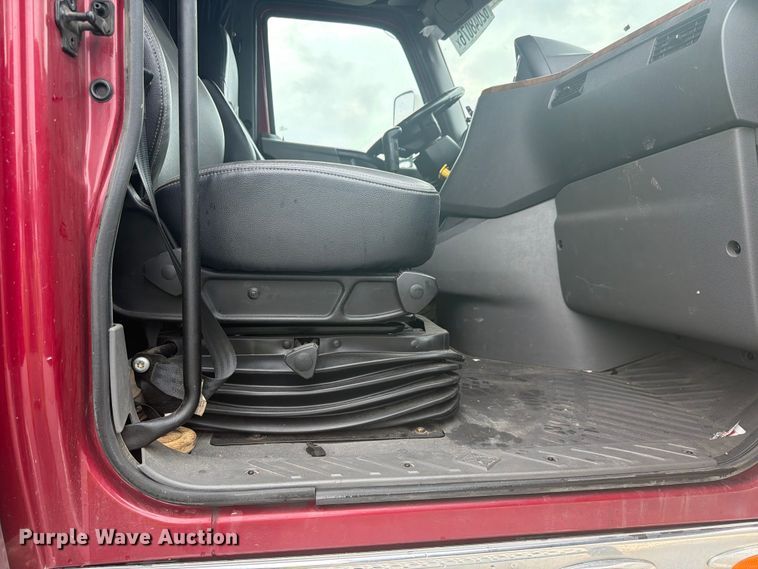 image for item YA4239 2022 International LoneStar semi truck