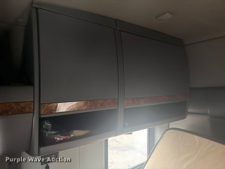 image for item YA4239 2022 International LoneStar semi truck