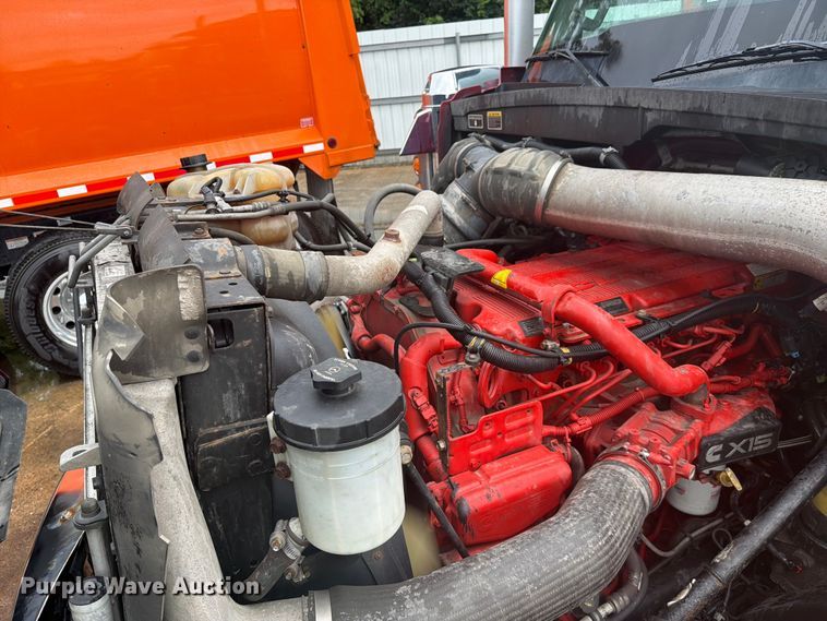 image for item YA4239 2022 International LoneStar semi truck