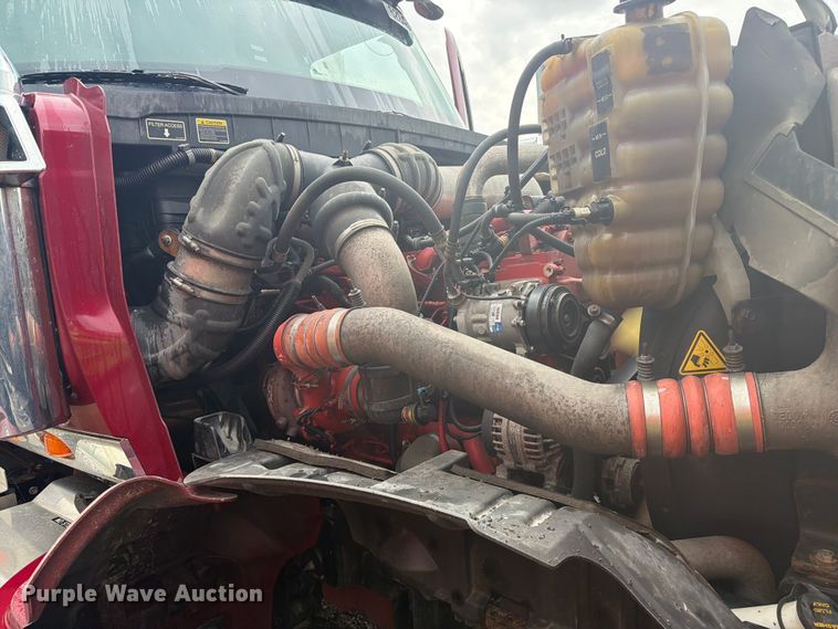 image for item YA4239 2022 International LoneStar semi truck