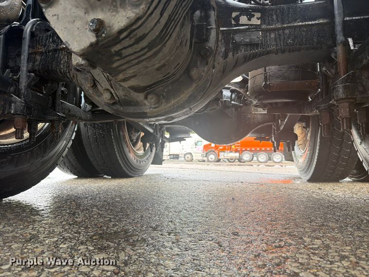 image for item YA4239 2022 International LoneStar semi truck