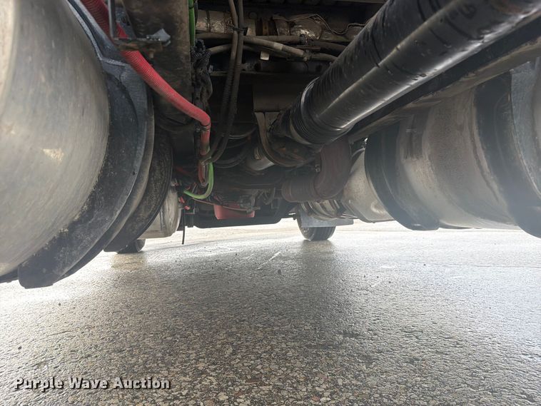 image for item YA4239 2022 International LoneStar semi truck