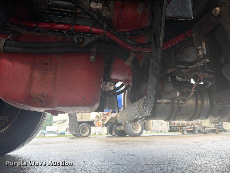 image for item YA4239 2022 International LoneStar semi truck