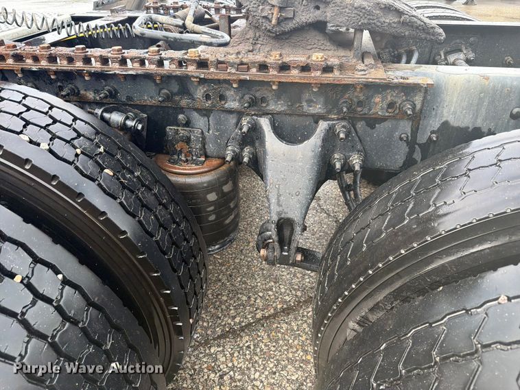 image for item YA4239 2022 International LoneStar semi truck