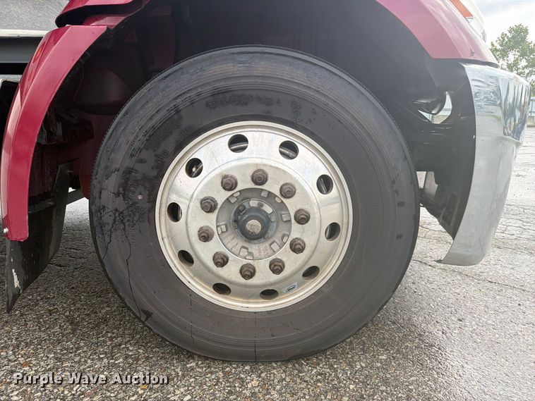 image for item YA4239 2022 International LoneStar semi truck