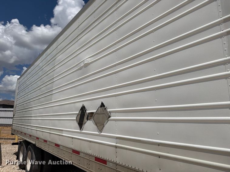image for item YA4364 2019 Utility VS2RA refrigerated van trailer