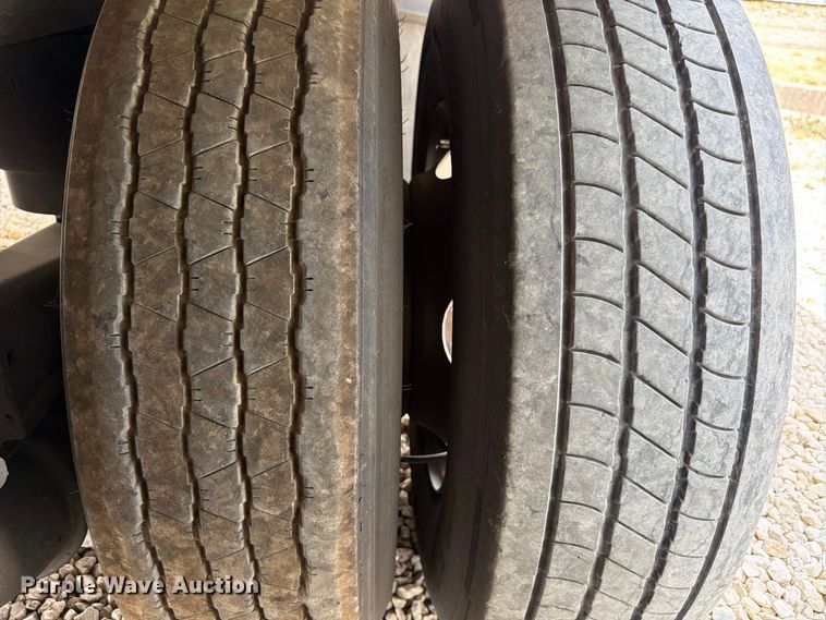 image for item YA4364 2019 Utility VS2RA refrigerated van trailer