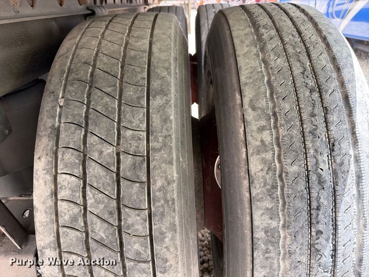 image for item YA4369 2019 Utility VS2RA refrigerated van trailer