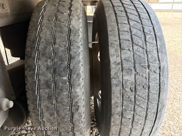 image for item YA4369 2019 Utility VS2RA refrigerated van trailer