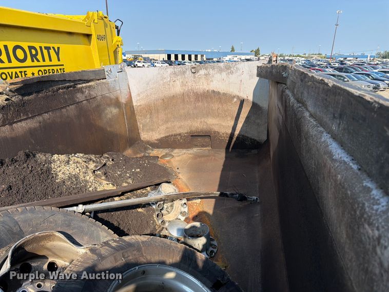 image for item YA4377 2024 Western Star 49X dump truck