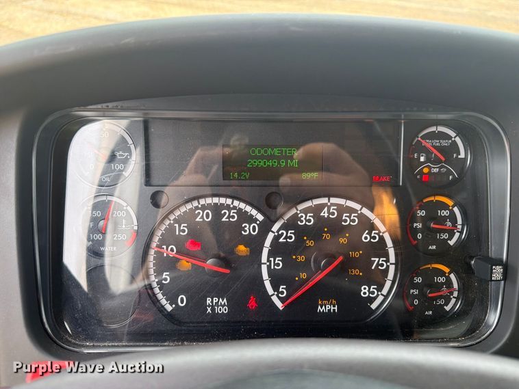 image for item YA4381 2020 Freightliner Business Class M2 box truck