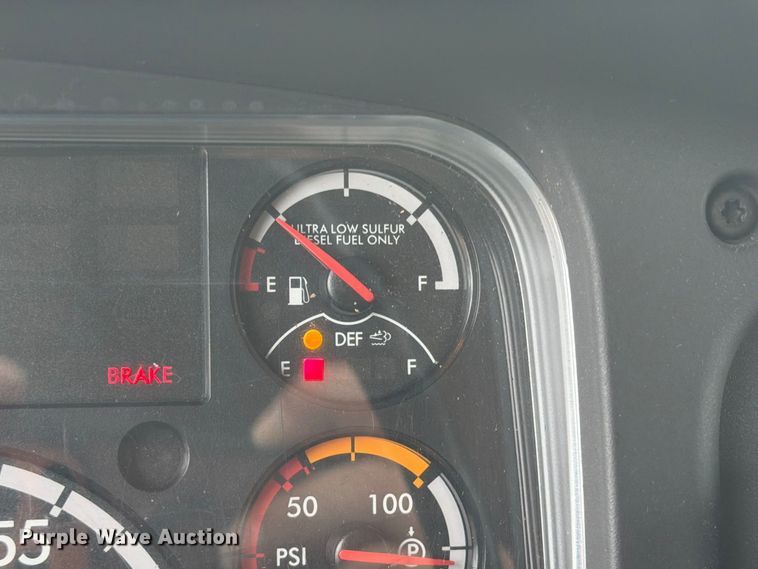 image for item YA4381 2020 Freightliner Business Class M2 box truck