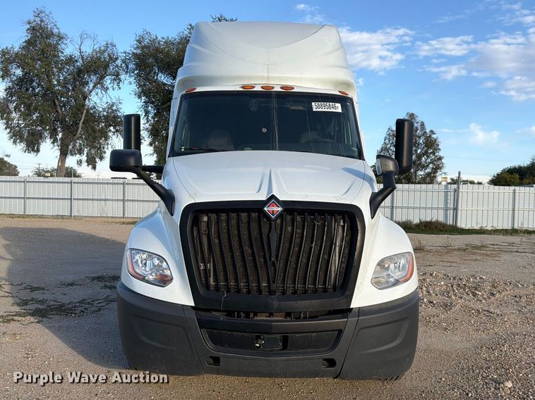 image for item YA4416 2020 International LT625 semi truck