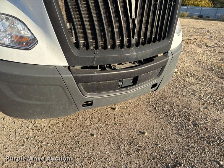 image for item YA4416 2020 International LT625 semi truck