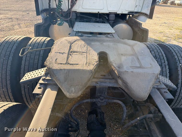 image for item YA4416 2020 International LT625 semi truck
