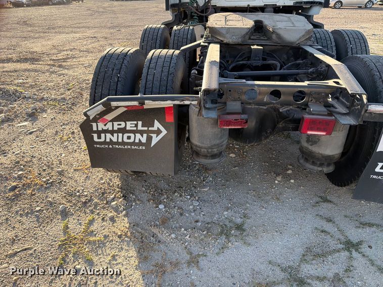image for item YA4416 2020 International LT625 semi truck