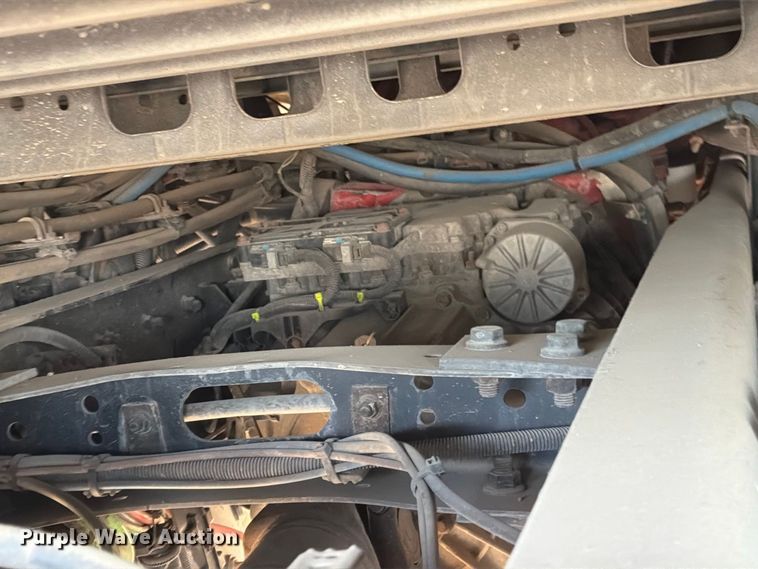 image for item YA4416 2020 International LT625 semi truck