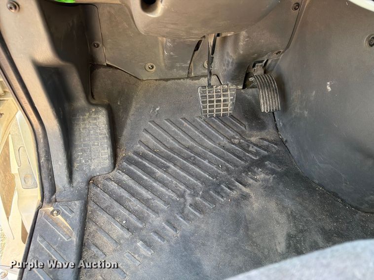 image for item YA4416 2020 International LT625 semi truck