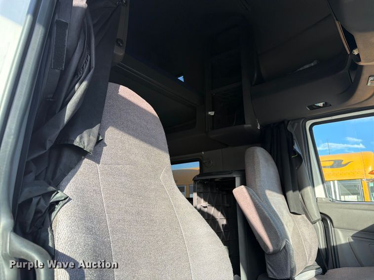 image for item YA4416 2020 International LT625 semi truck