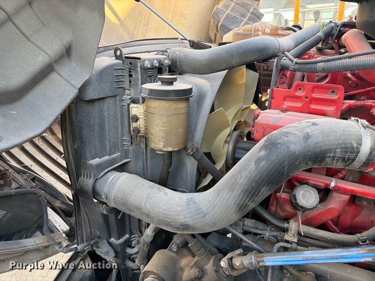 image for item YA4416 2020 International LT625 semi truck