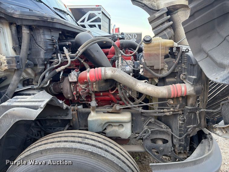 image for item YA4416 2020 International LT625 semi truck