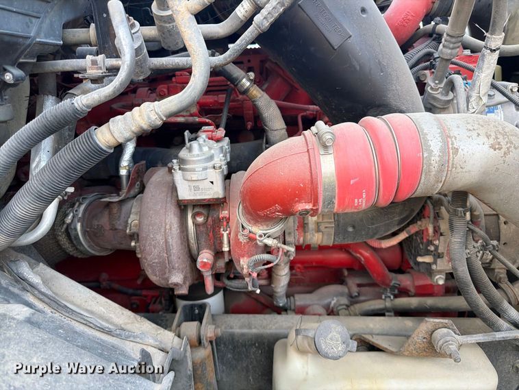 image for item YA4416 2020 International LT625 semi truck
