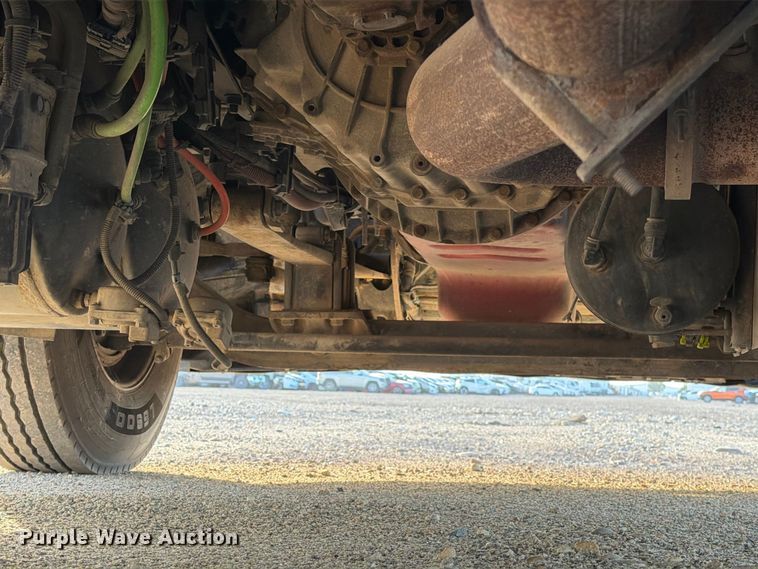 image for item YA4416 2020 International LT625 semi truck