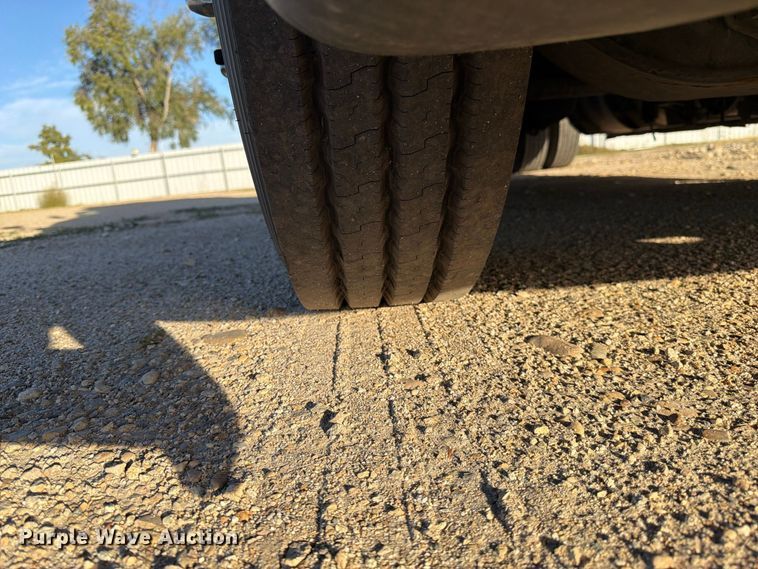 image for item YA4416 2020 International LT625 semi truck