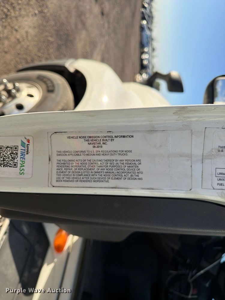 image for item YA4416 2020 International LT625 semi truck