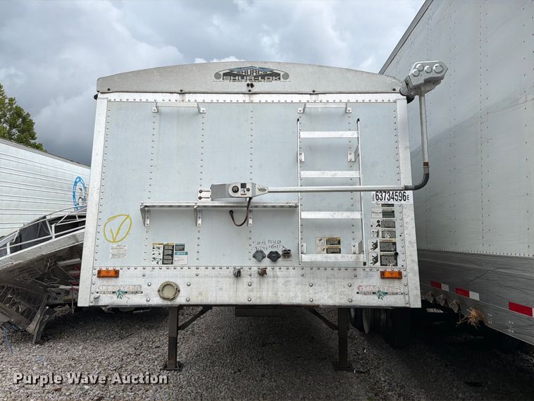 image for item YA4450 1998 Wilson DWH-4000 grain trailer
