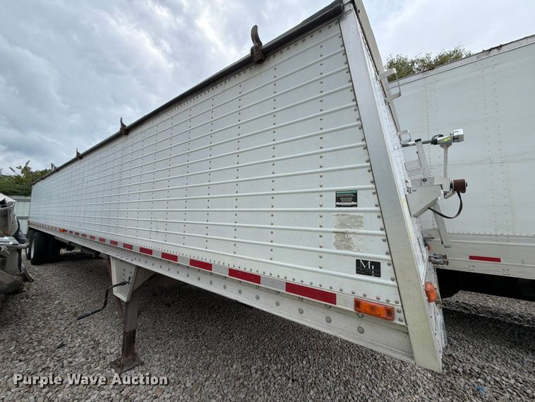 image for item YA4450 1998 Wilson DWH-4000 grain trailer