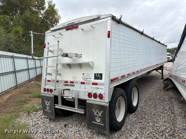 image for item YA4450 1998 Wilson DWH-4000 grain trailer