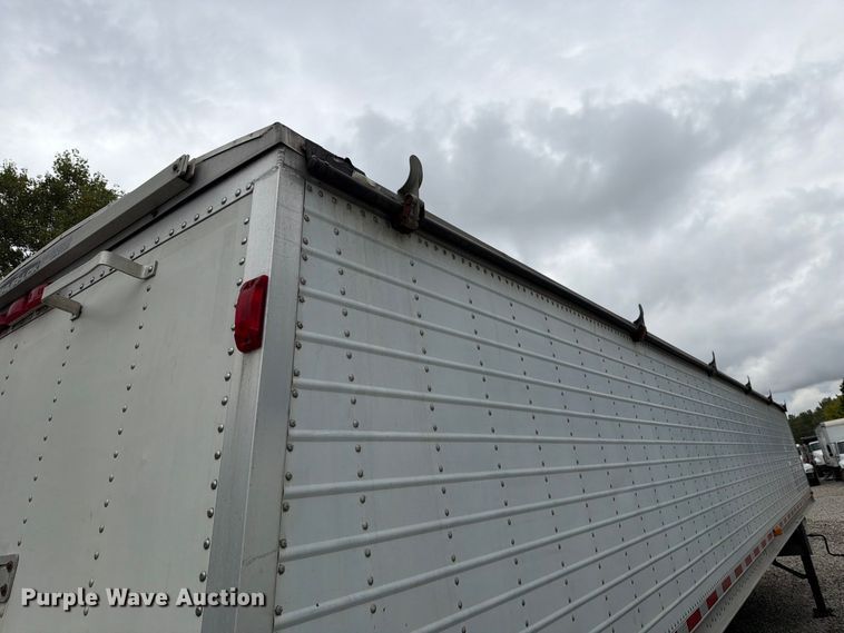 image for item YA4450 1998 Wilson DWH-4000 grain trailer