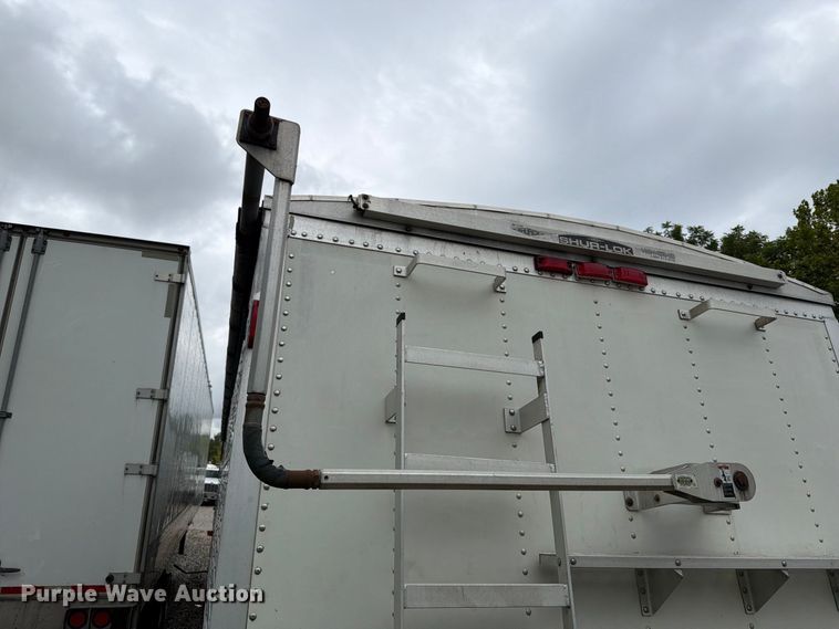 image for item YA4450 1998 Wilson DWH-4000 grain trailer