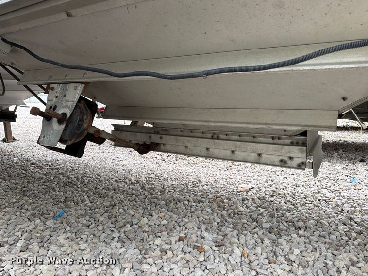 image for item YA4450 1998 Wilson DWH-4000 grain trailer