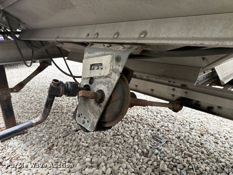 image for item YA4450 1998 Wilson DWH-4000 grain trailer