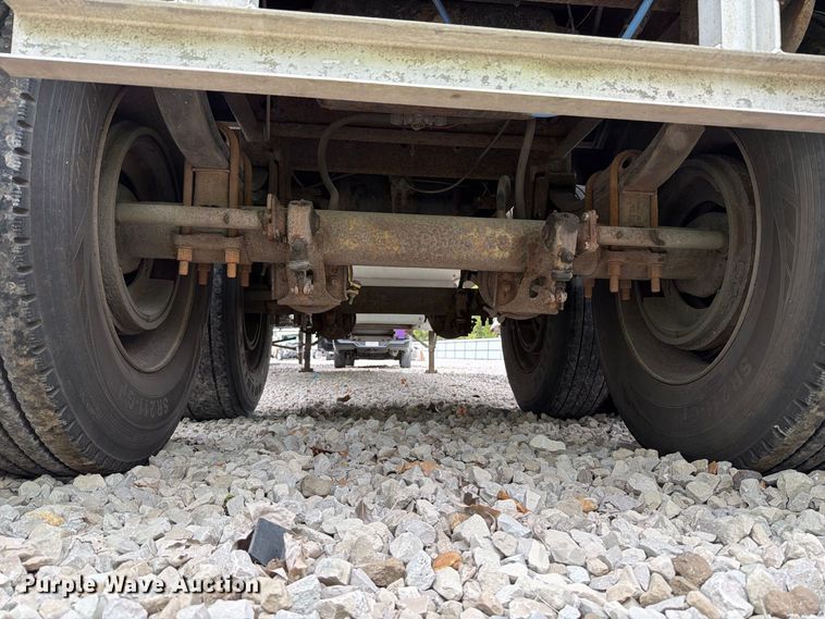 image for item YA4450 1998 Wilson DWH-4000 grain trailer