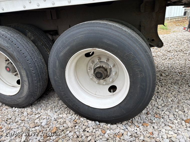 image for item YA4450 1998 Wilson DWH-4000 grain trailer