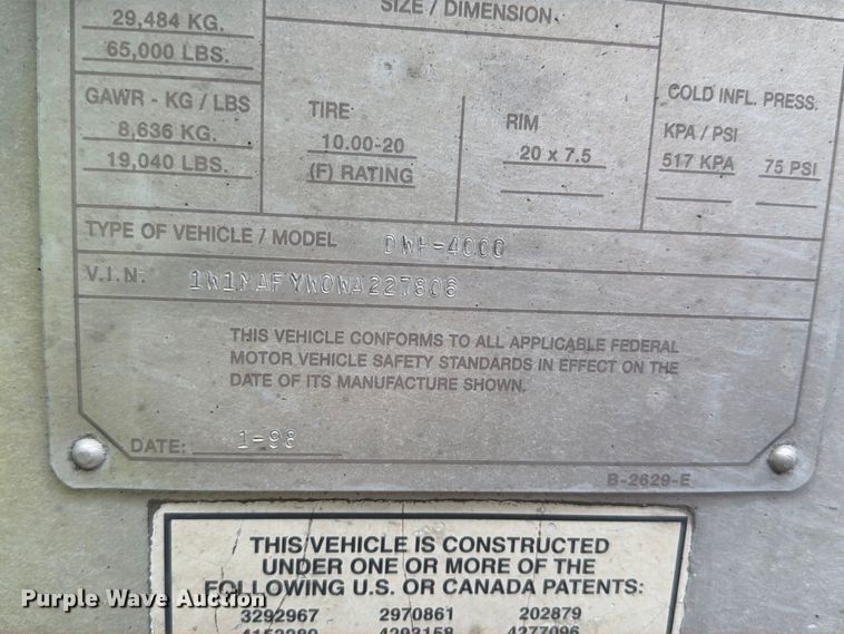 image for item YA4450 1998 Wilson DWH-4000 grain trailer
