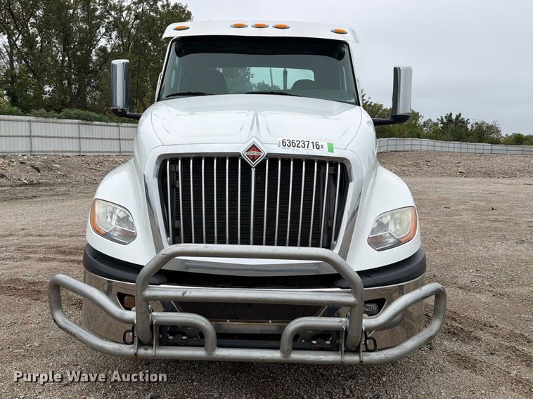 image for item YA4480 2018 International LT625 semi truck