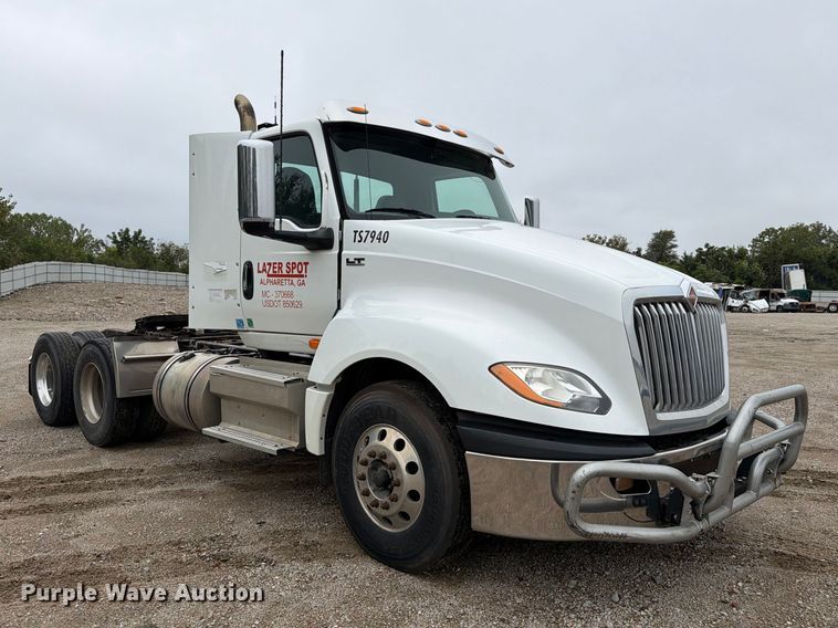 image for item YA4480 2018 International LT625 semi truck