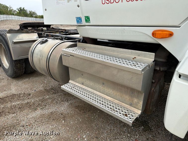 image for item YA4480 2018 International LT625 semi truck