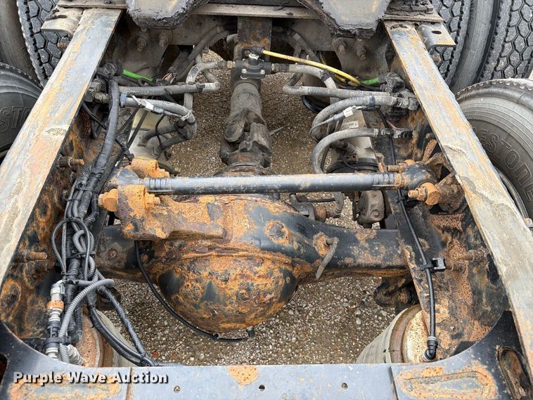 image for item YA4480 2018 International LT625 semi truck