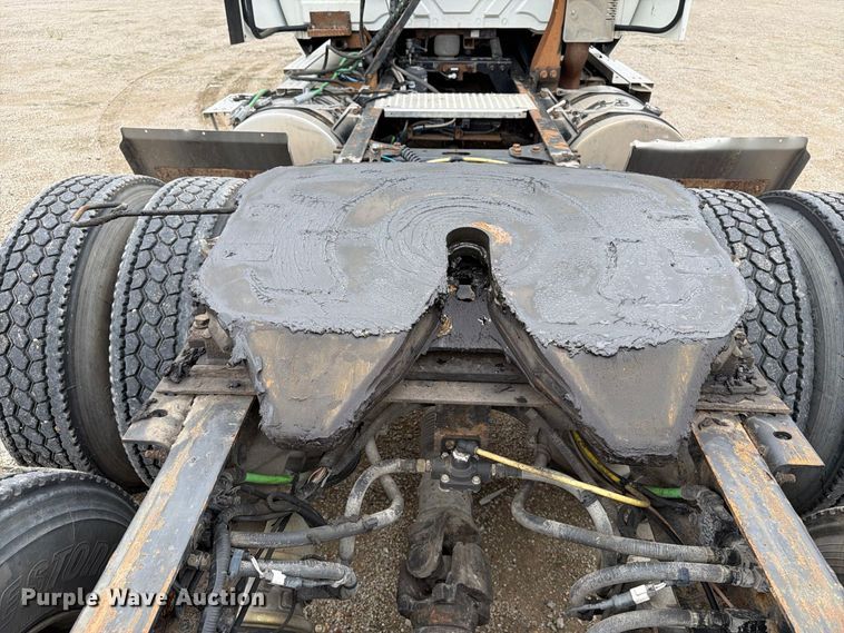 image for item YA4480 2018 International LT625 semi truck
