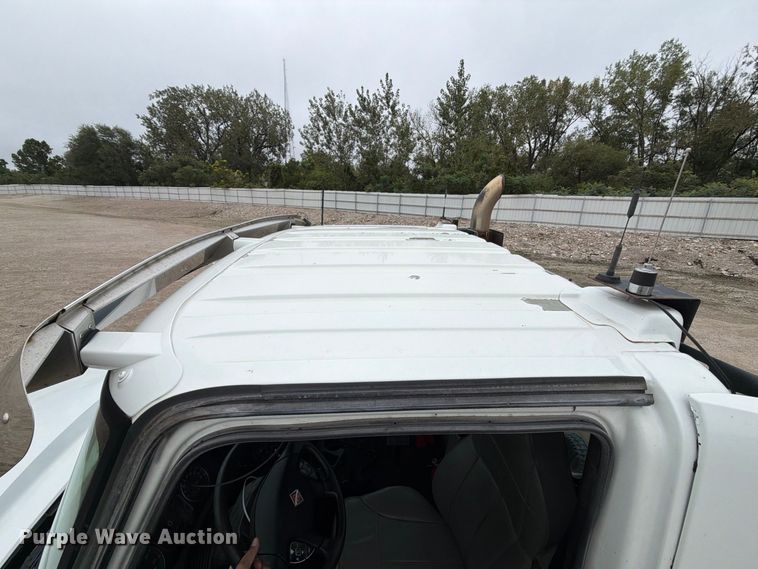 image for item YA4480 2018 International LT625 semi truck