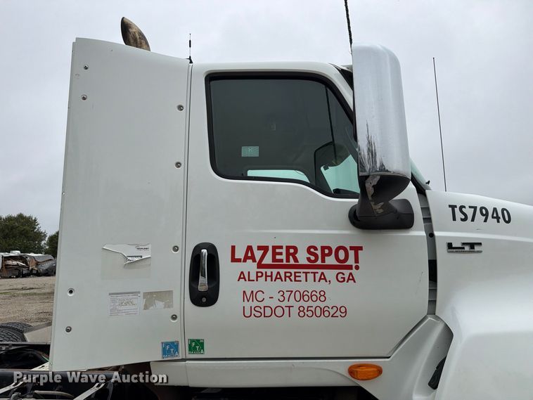 image for item YA4480 2018 International LT625 semi truck