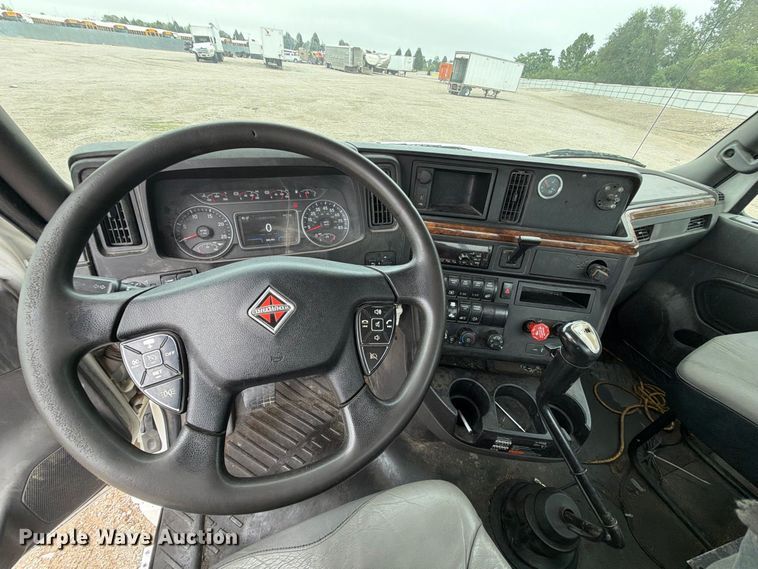 image for item YA4480 2018 International LT625 semi truck