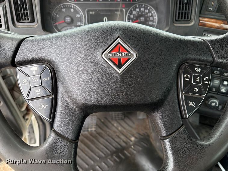 image for item YA4480 2018 International LT625 semi truck